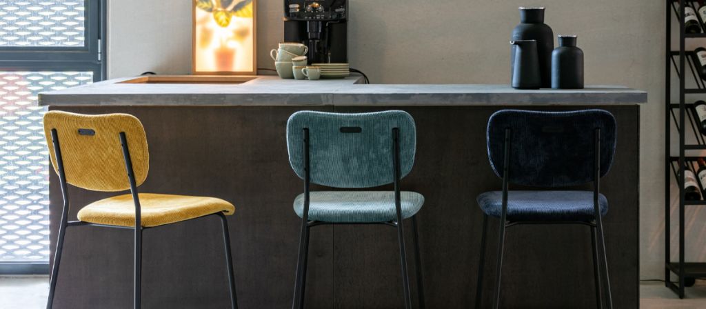 Barové stoličky: funkčný doplnok modernej kuchyne